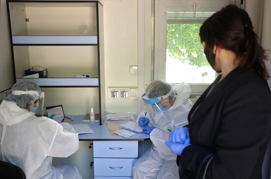 Мобильные комплексы для тестирования на коронавирус в Адыгее