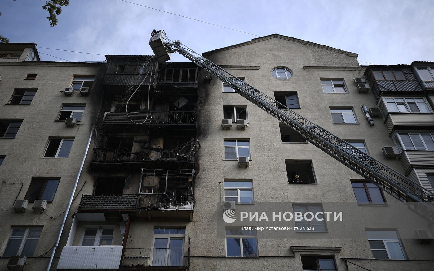 Пожар в жилом доме в Москве