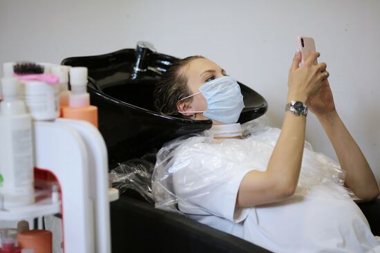 Работа салона красоты в Волгограде