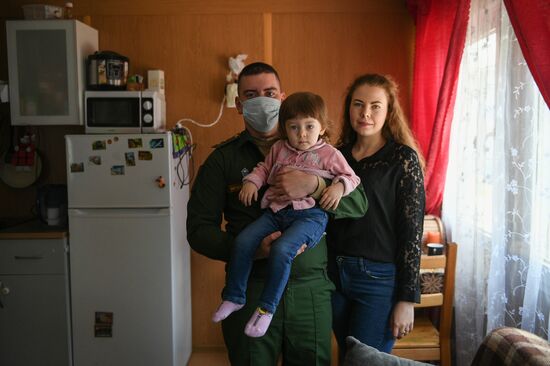 Военнослужащие получили служебное жилье в Подмосковье 