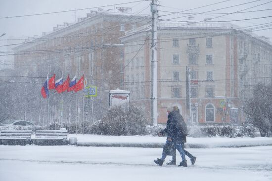 Сильный снегопад обрушился на Мурманскую область