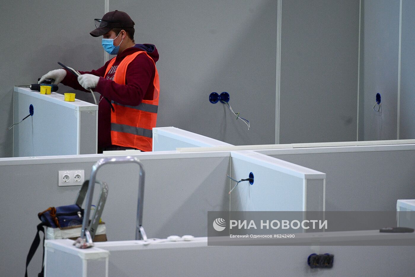 Строительство временных госпиталей для пациентов с COVID-19