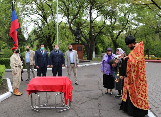 Церемония перезахоронения останков безымянного солдата, погибшего в годы ВОВ