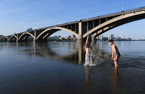 Ослабление карантинного режима в городах России