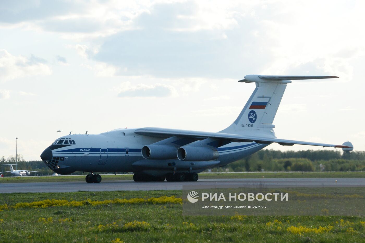 Возвращение российских военных специалистов из Италии