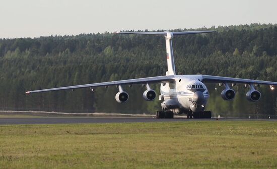 В Красноярск прибыли самолеты со специалистами Минобороны для борьбы с коронавирусом