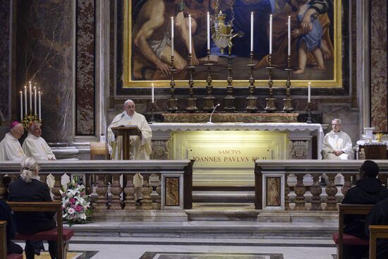 В Ватикане возобновлены публичные богослужения