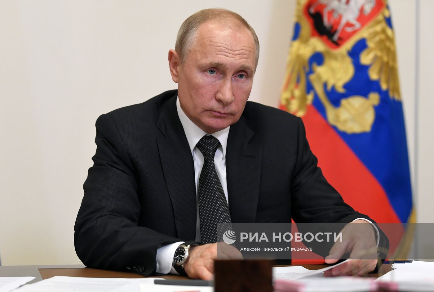 Президент РФ В. Путин провел совещание с представителями общественности Дагестана