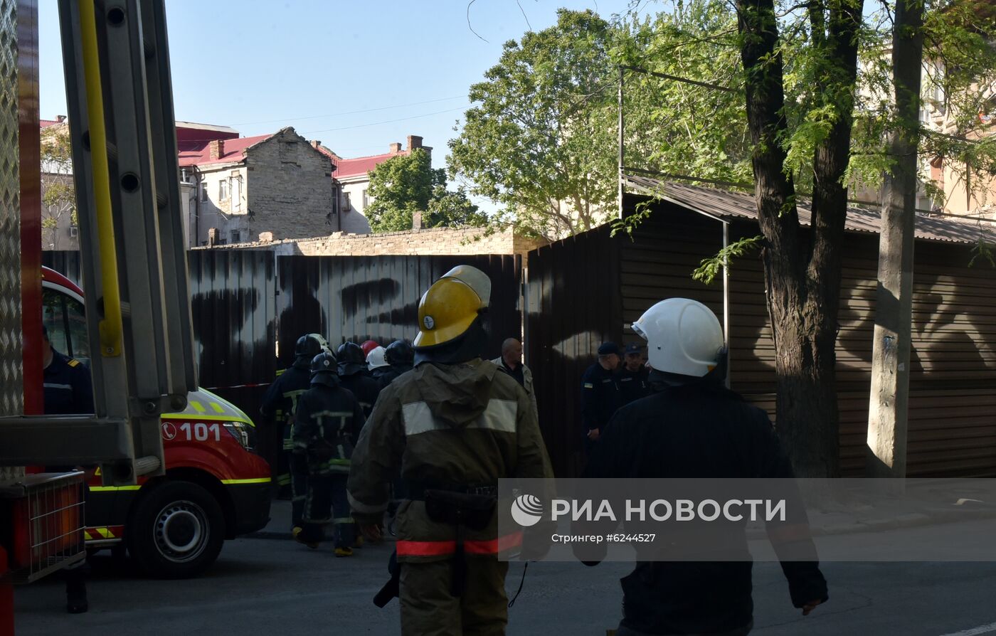 В Одессе обрушилась стена жилого дома