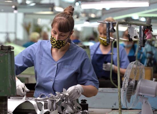 Производство обуви в Челябинске