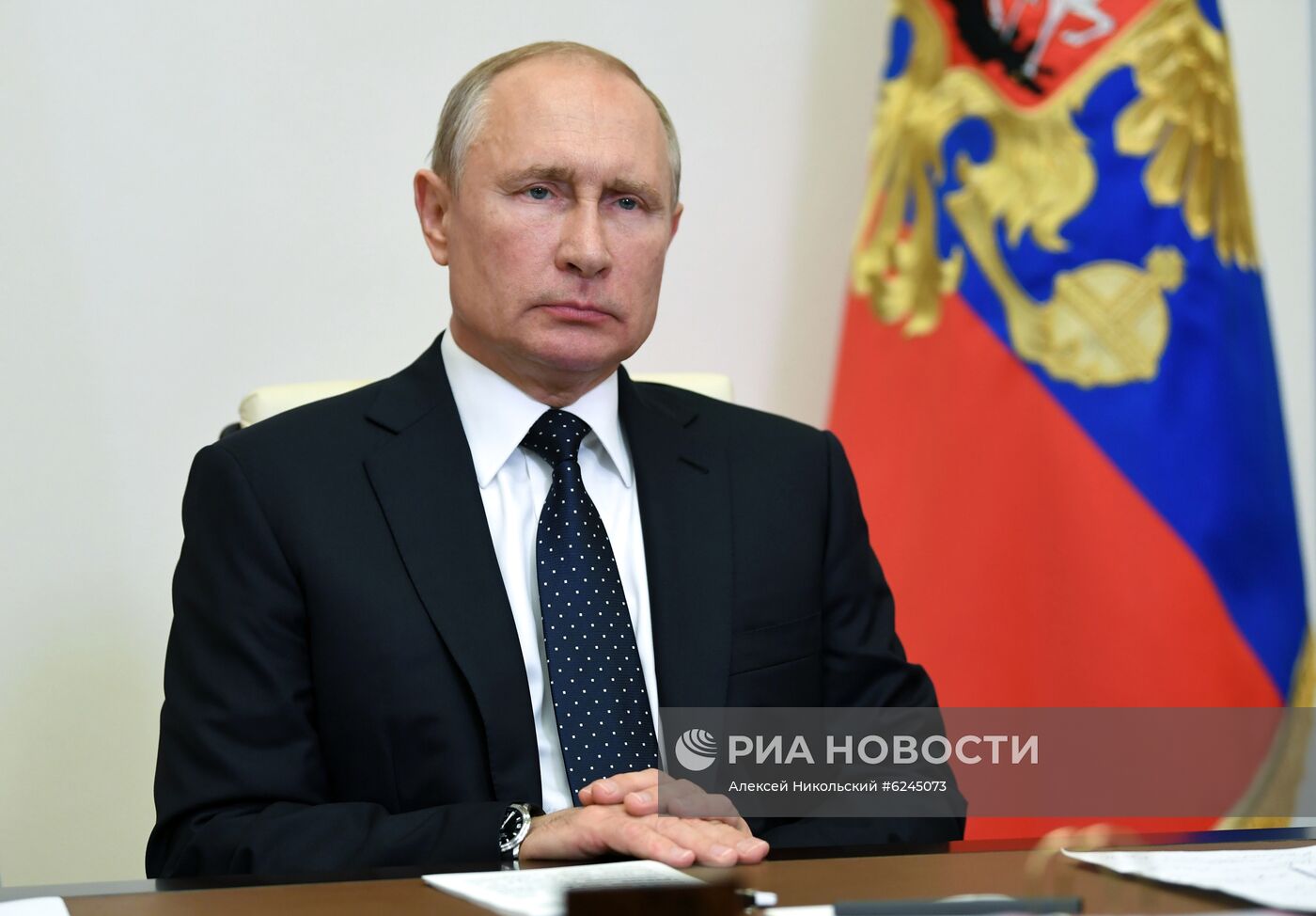 Президент РФ В. Путин провел совещание по вопросам реализации мер поддержки экономики и социальной сферы