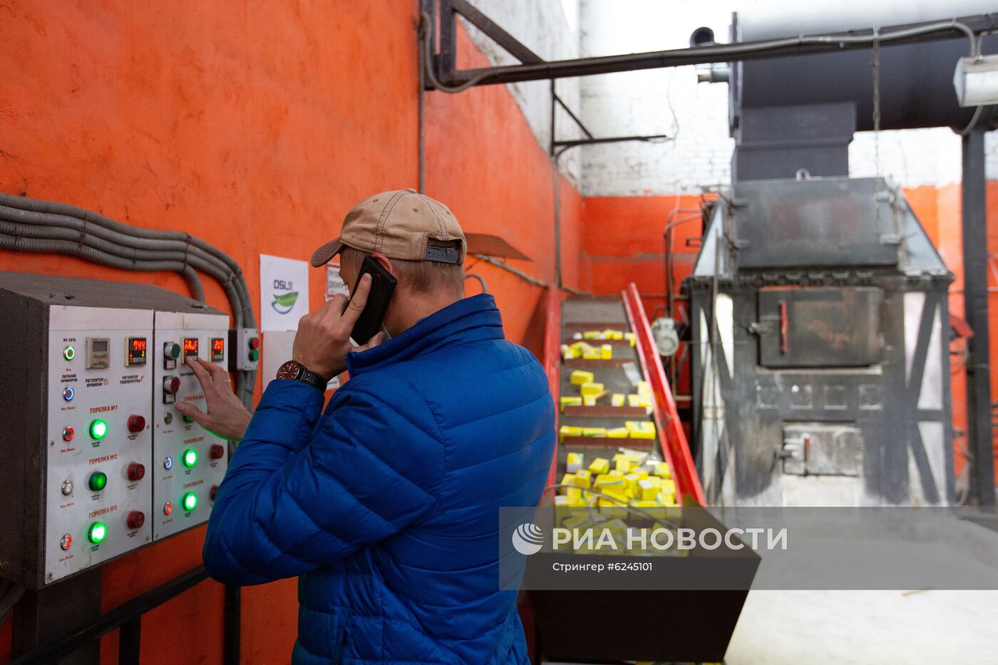 Сжигание использованных масок в Киеве