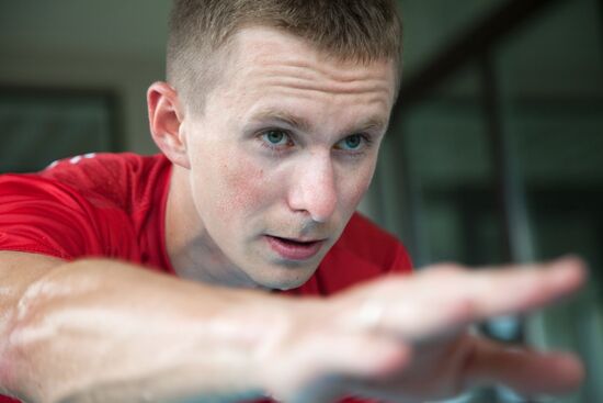 Домашняя тренировка лыжника Д. Спицова