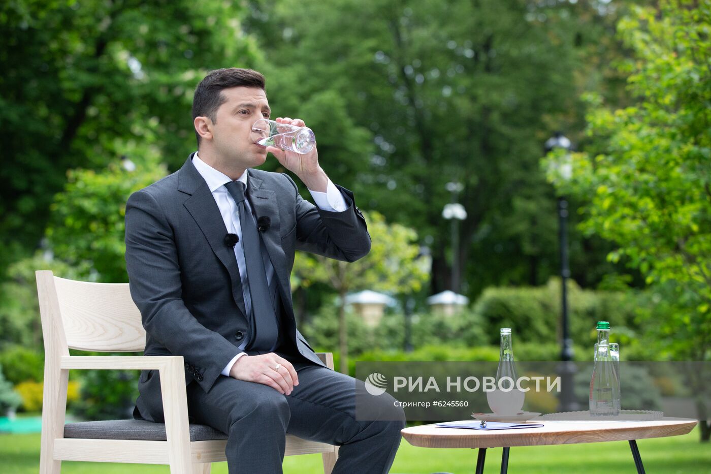 Годовщина пребывания В. Зеленского на посту президента Украины
