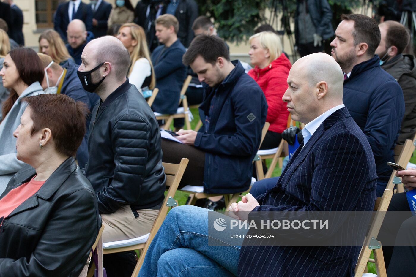 Годовщина пребывания В. Зеленского на посту президента Украины