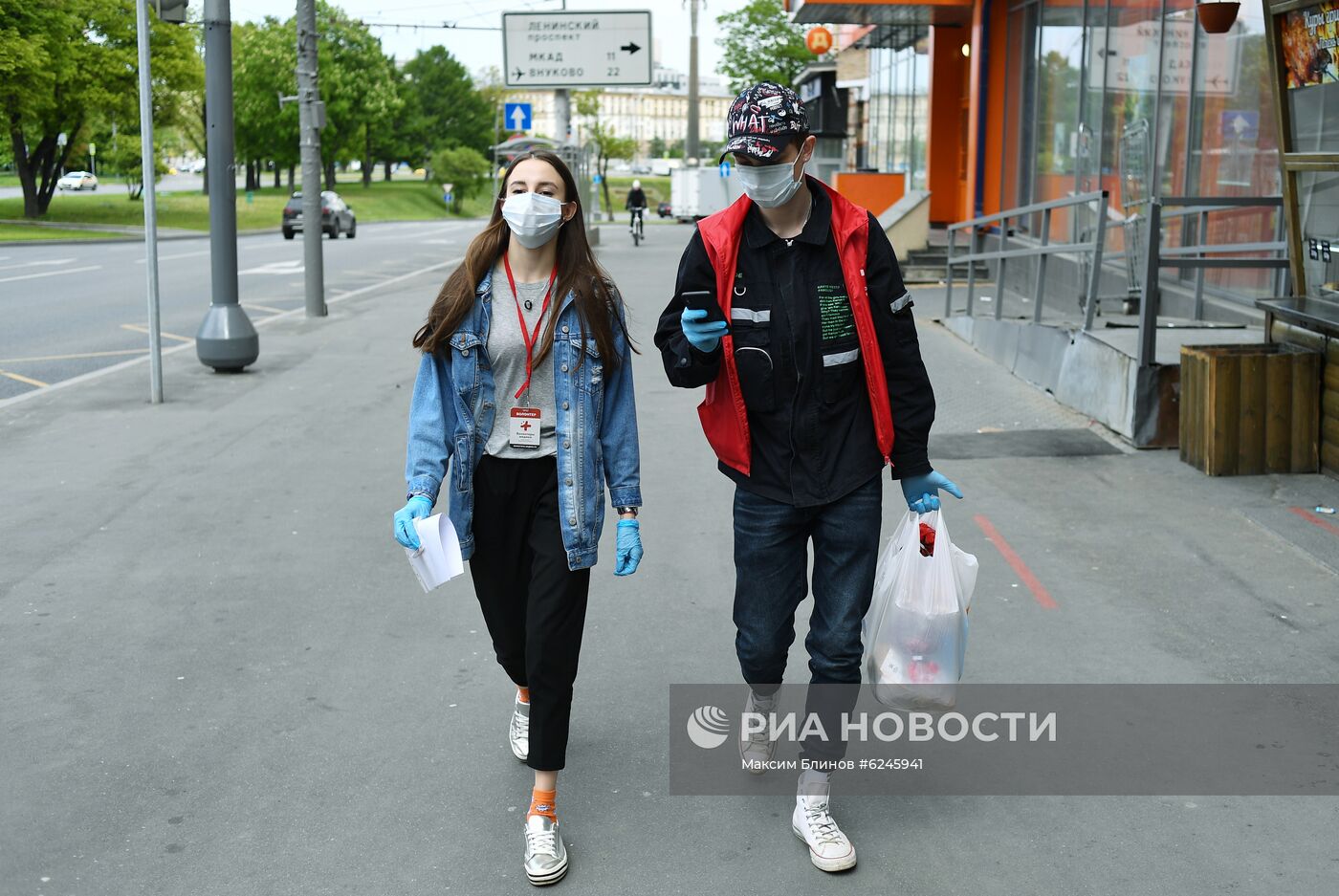 Работа волонтеров-медиков в Москве