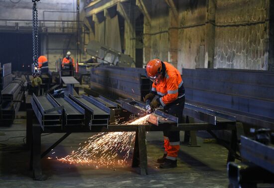 Производство компании "РусГазШельф" в Мурманске