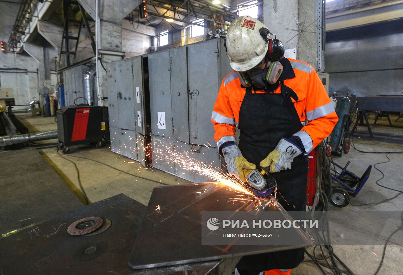 Производство компании "РусГазШельф" в Мурманске