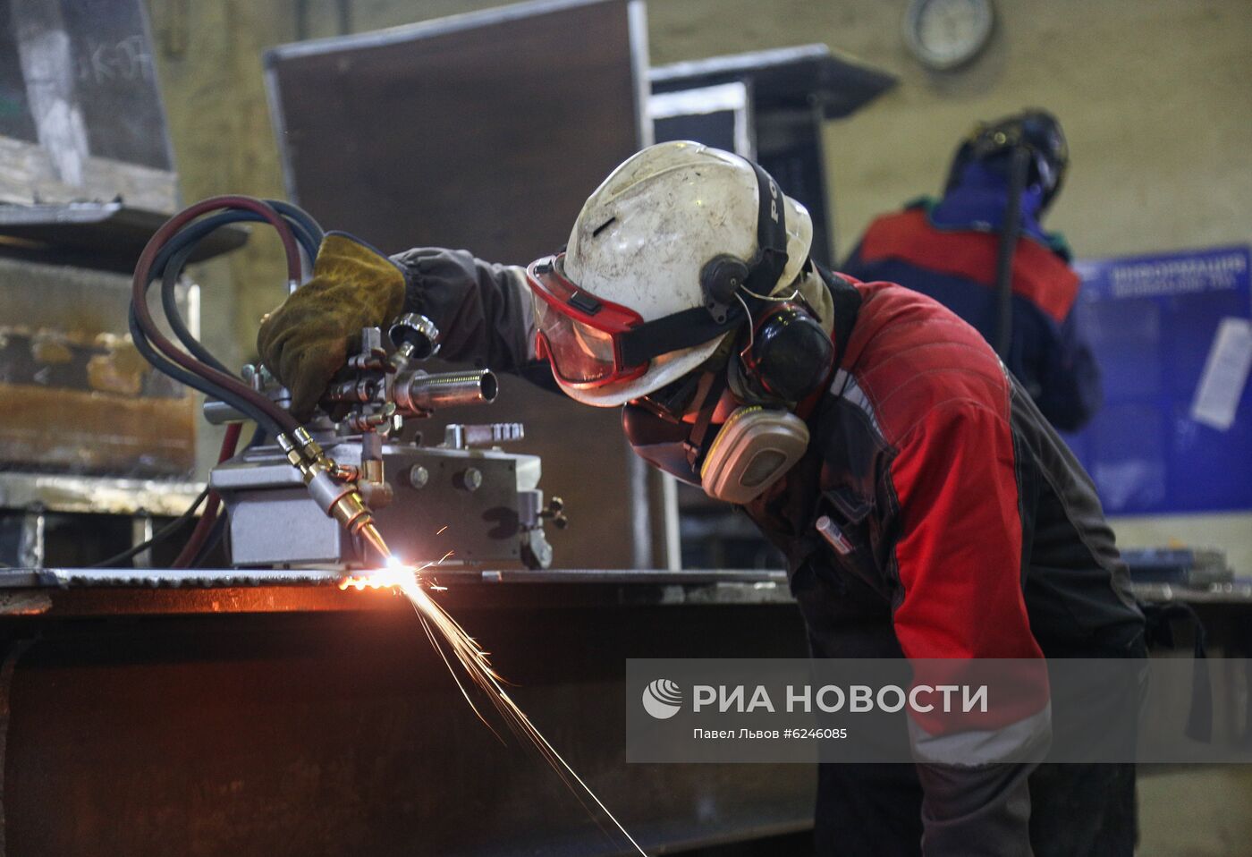 Производство компании "РусГазШельф" в Мурманске