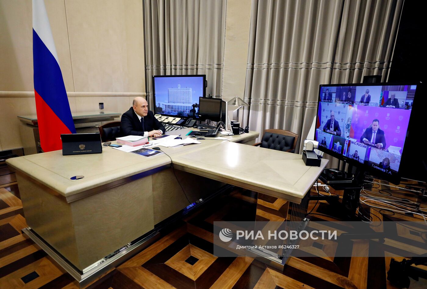 Премьер-министр РФ М. Мишустин провел заседание правительства РФ