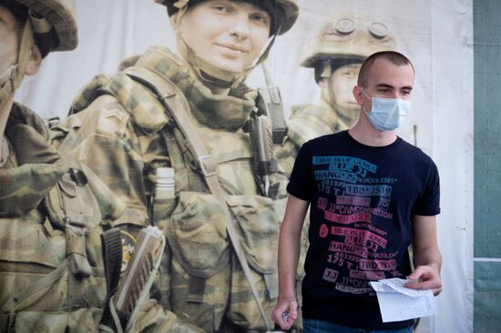 Весенний призыв на военную службу в городах России