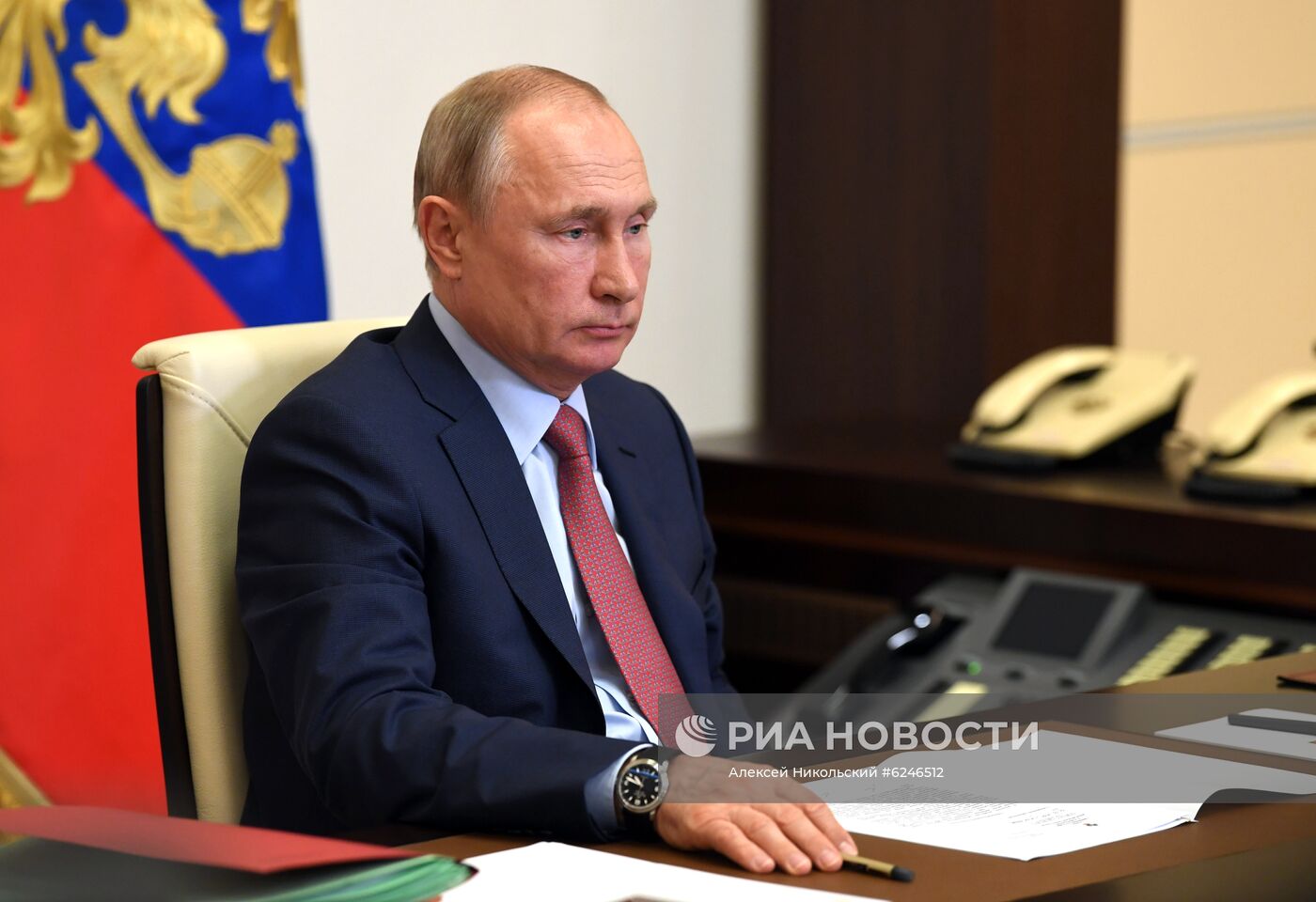 Президент РФ В. Путин провел рабочую встречу с губернатором Краснодарского края В. Кондратьевым