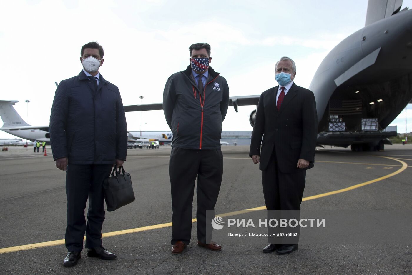 Доставка аппаратов искусственной вентиляции легких из США в Москву