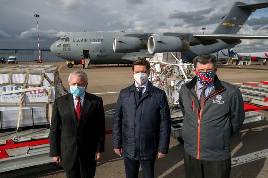 Доставка аппаратов искусственной вентиляции легких из США в Москву