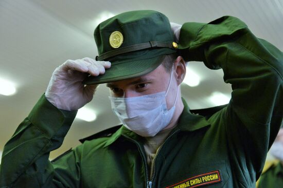 Отправка призывников на службу в ВС РФ из Москвы