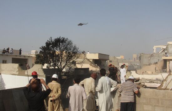 В Пакистане разбился пассажирский самолёт