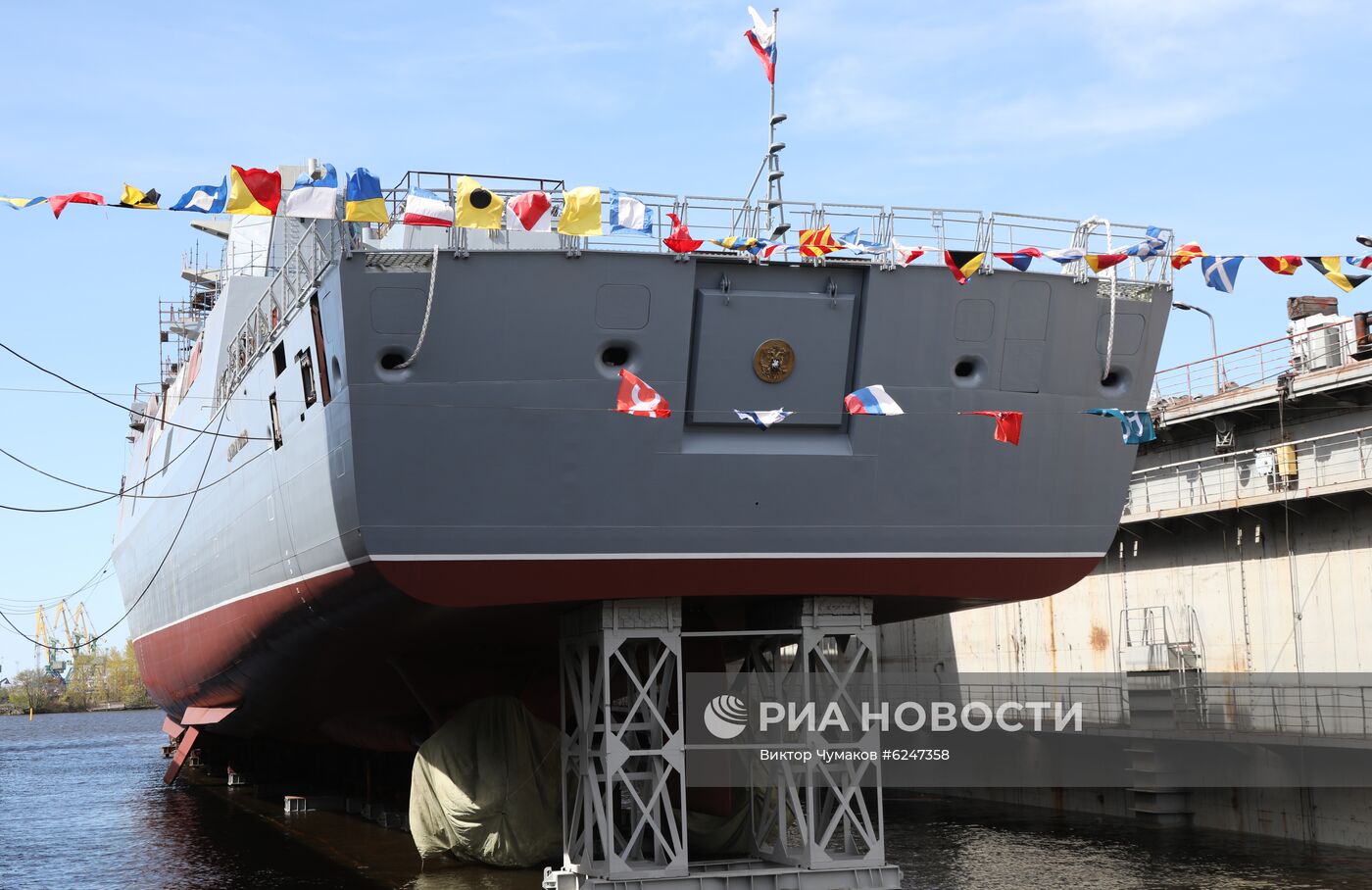 Спуск на воду фрегата "Адмирал Головко" в Санкт-Петербурге