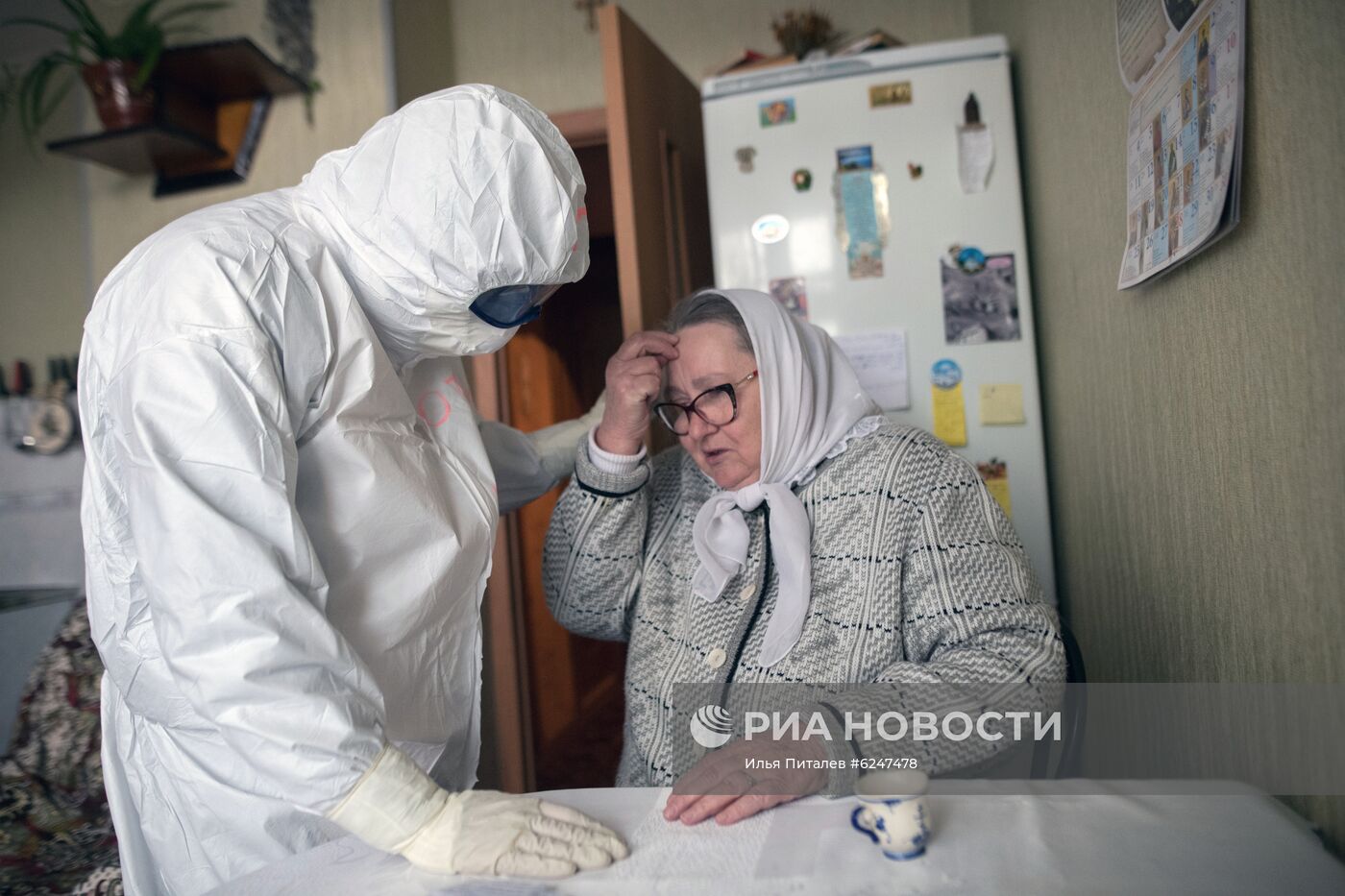 Священники РПЦ посещают больных COVID-19, которые лечатся дома