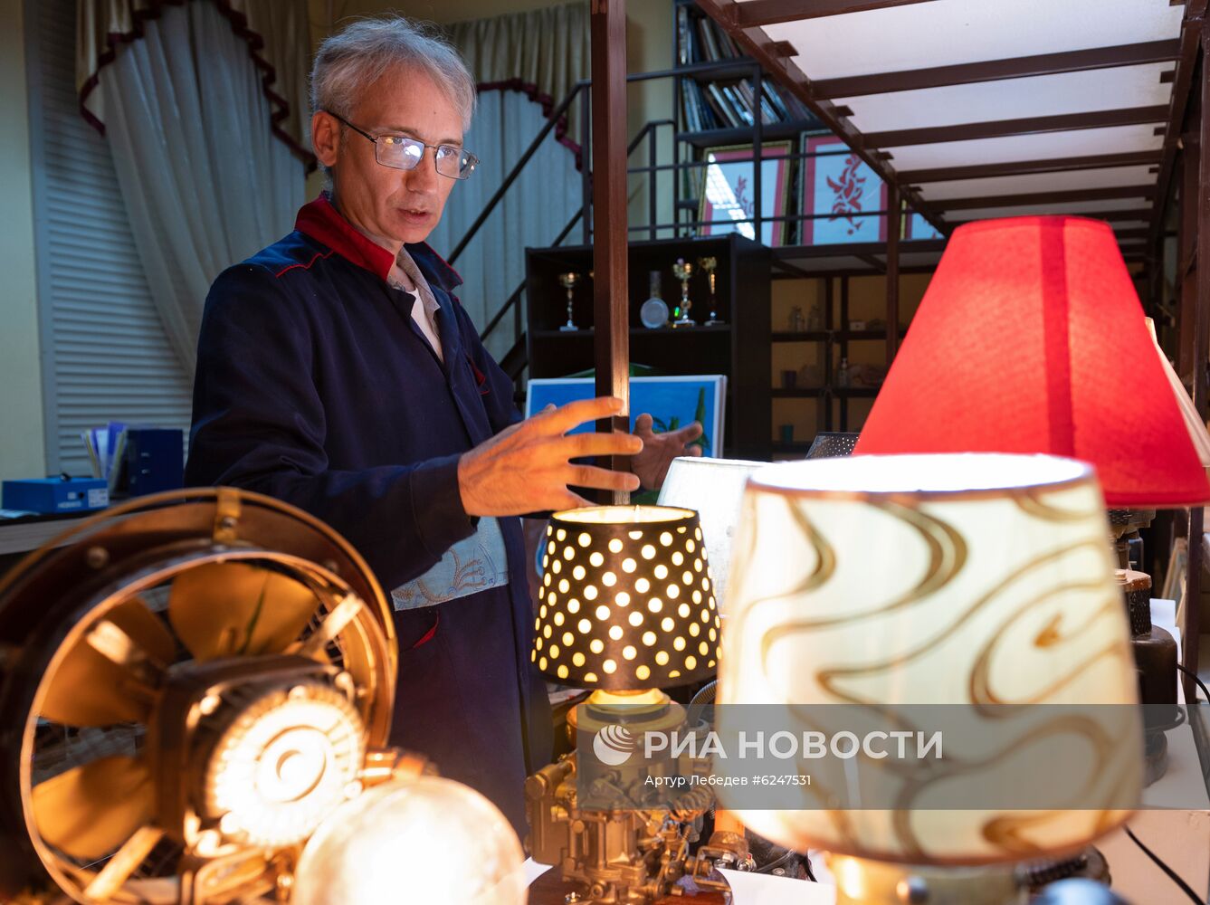 Художник из Сочи создаёт светильники из автозапчастей