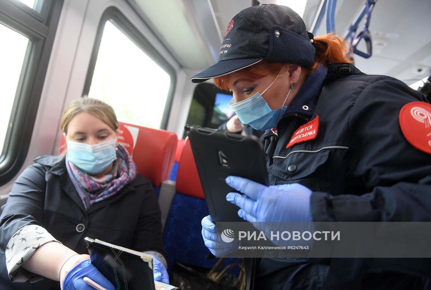 Проверка соблюдения ношения масок и перчаток в пригородных поездах