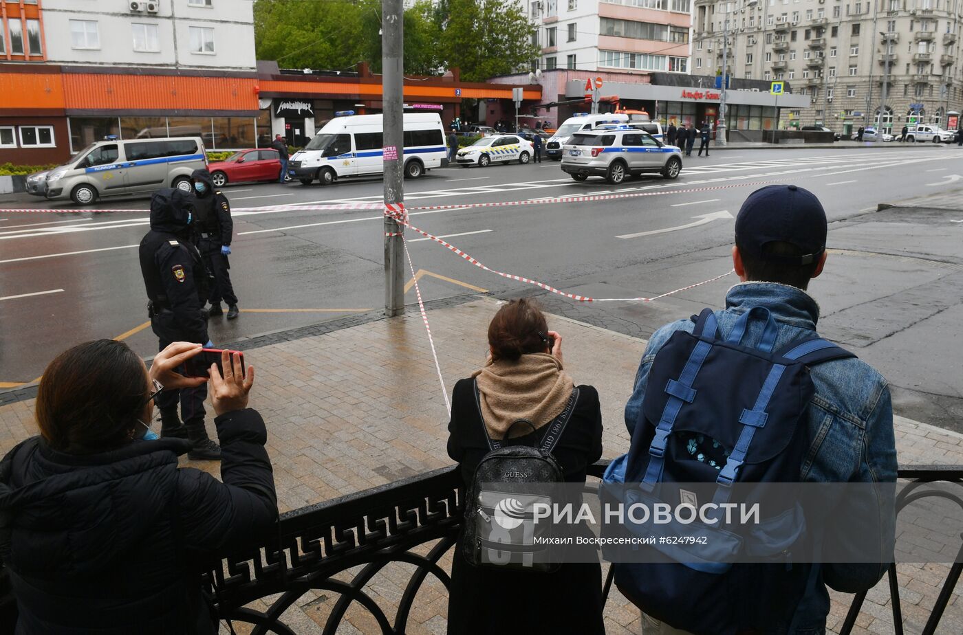 Захват заложников в отделении банка в центре Москвы