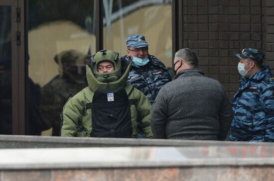 Захват заложников в отделении банка в центре Москвы