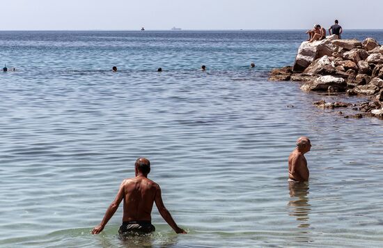 Ослабление карантинного режима в Греции