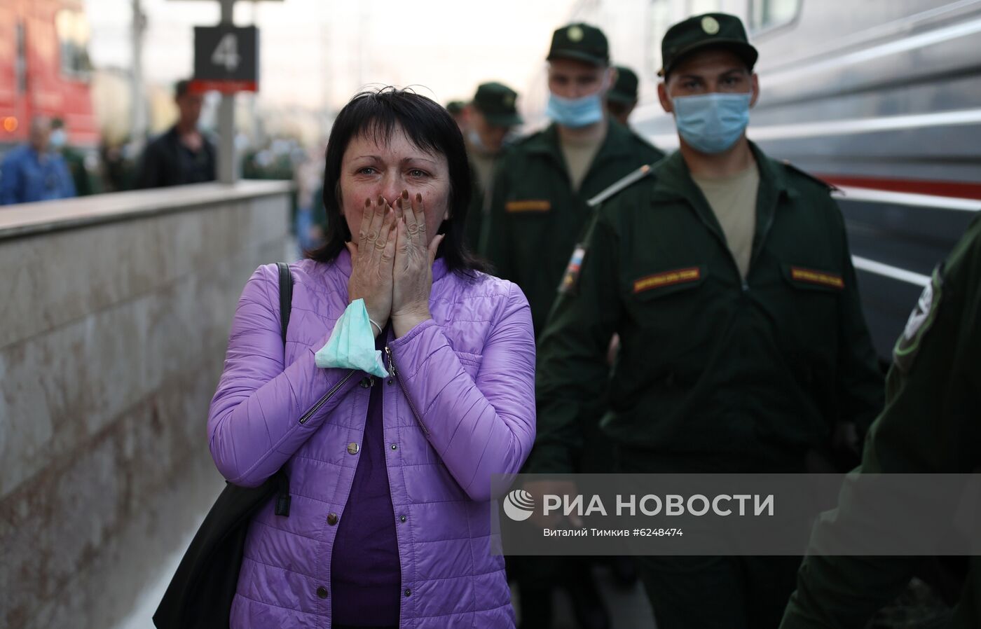 Отправка первых призывников из Краснодарского края на железнодорожном вокзале Краснодар-1