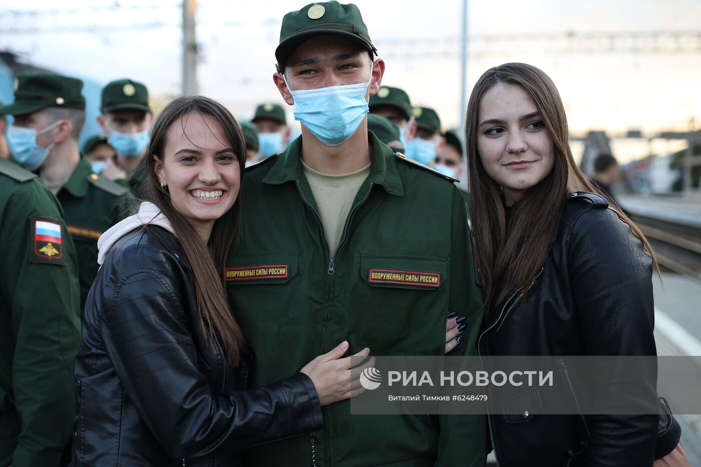 Отправка первых призывников из Краснодарского края на железнодорожном вокзале Краснодар-1