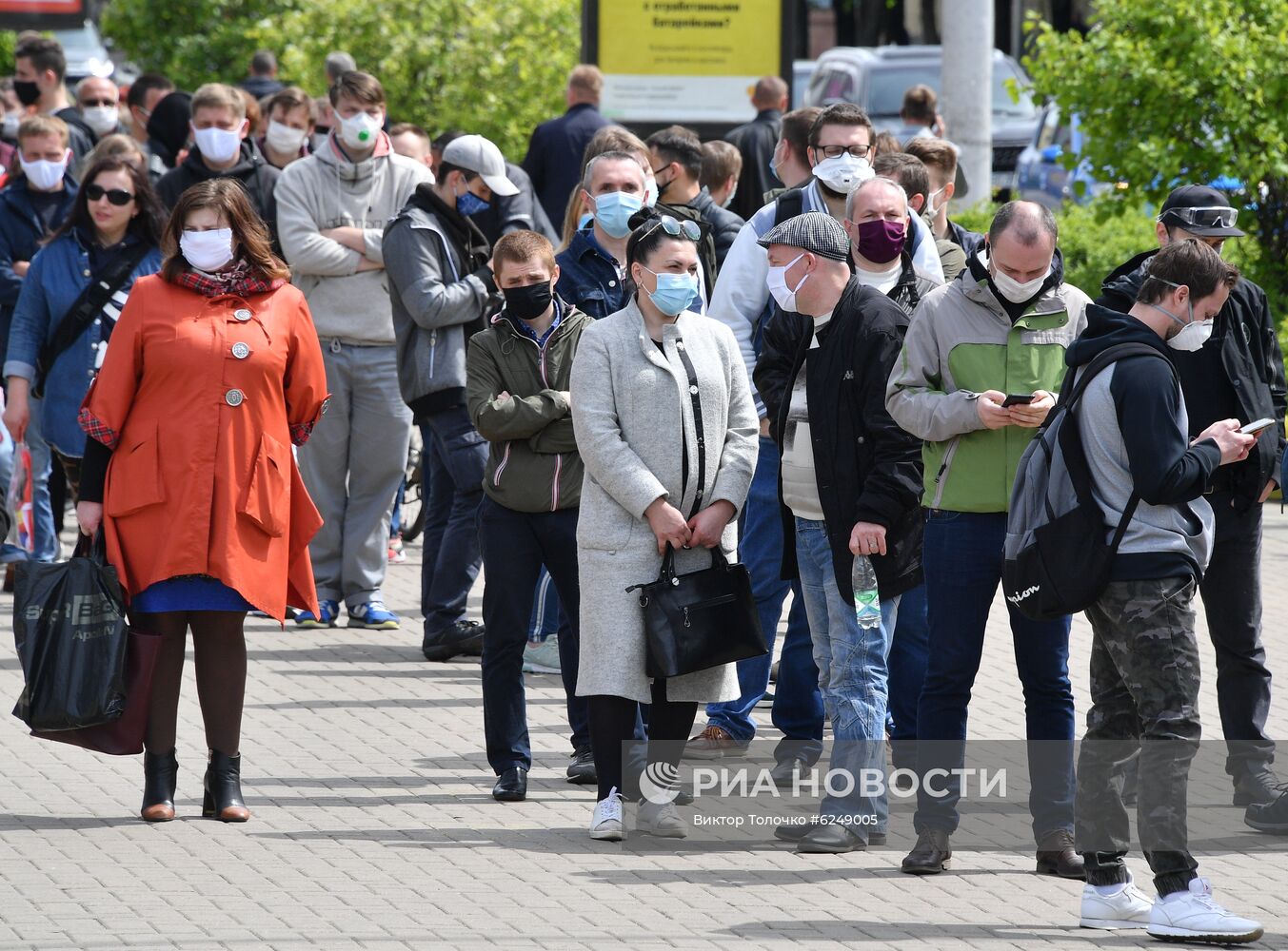 Пикет по сбору подписей за выдвижение кандидатов в президенты Белоруссии