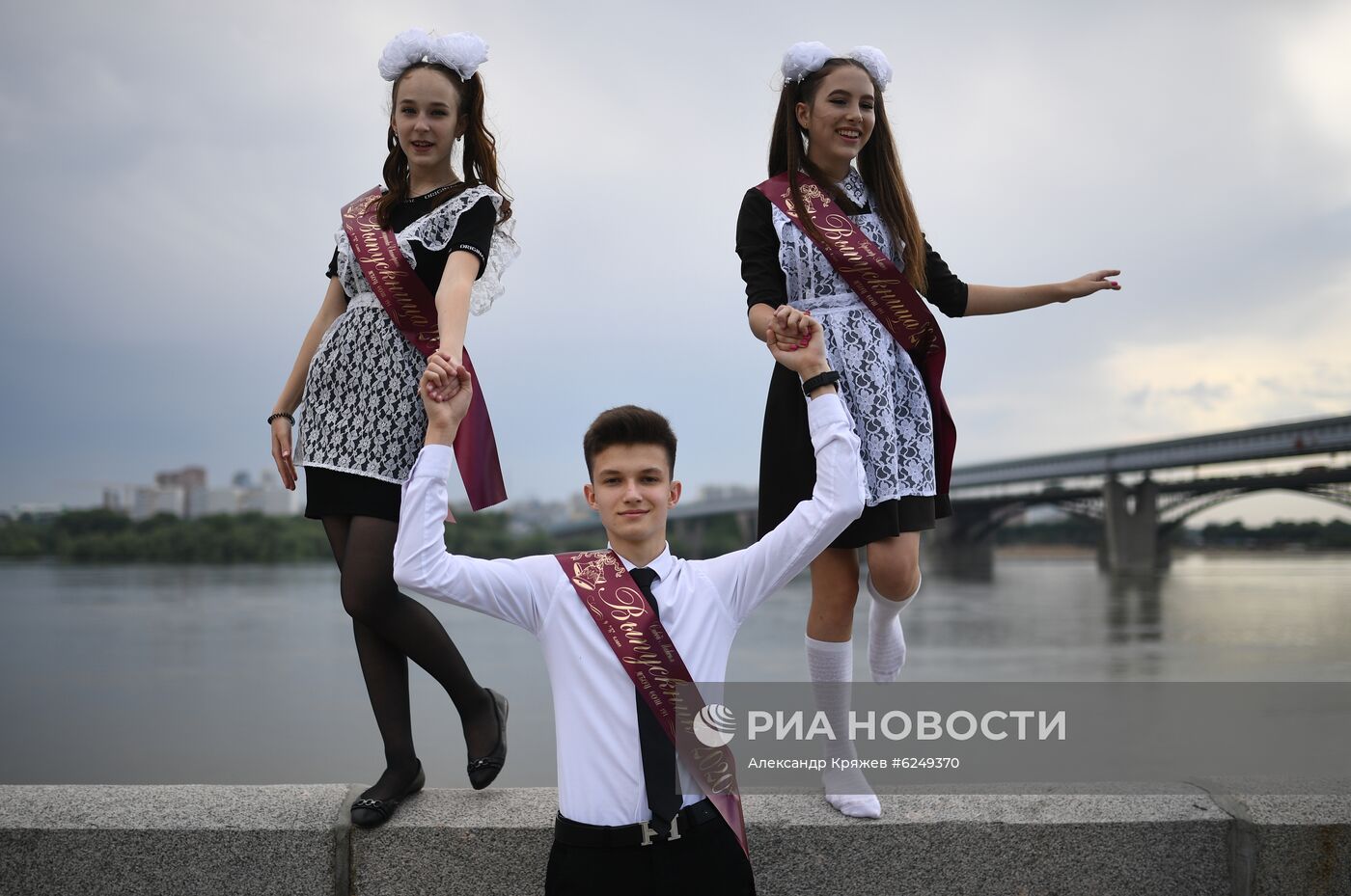 Последний звонок в городах России