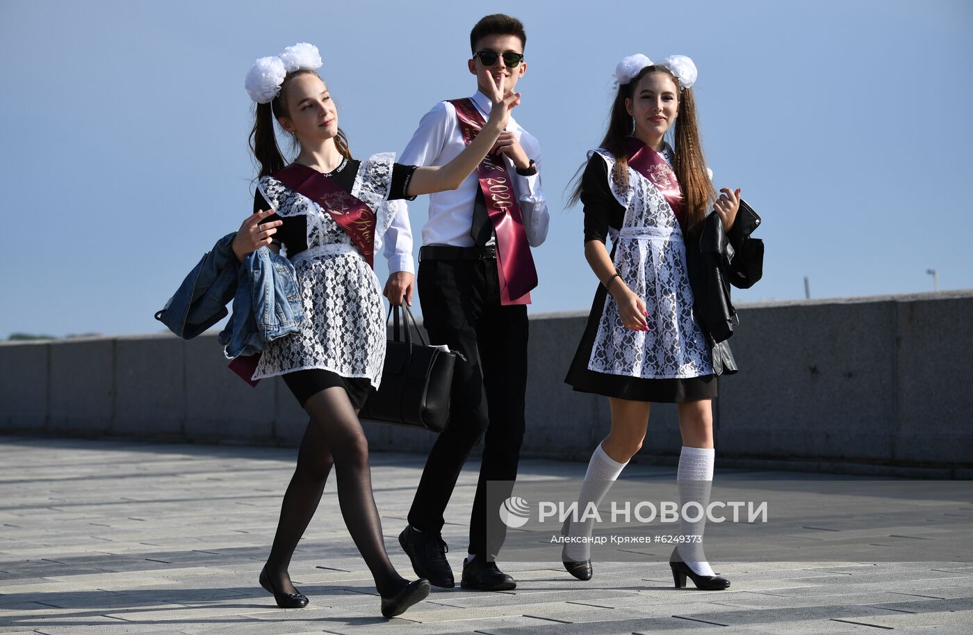 Последний звонок в городах России