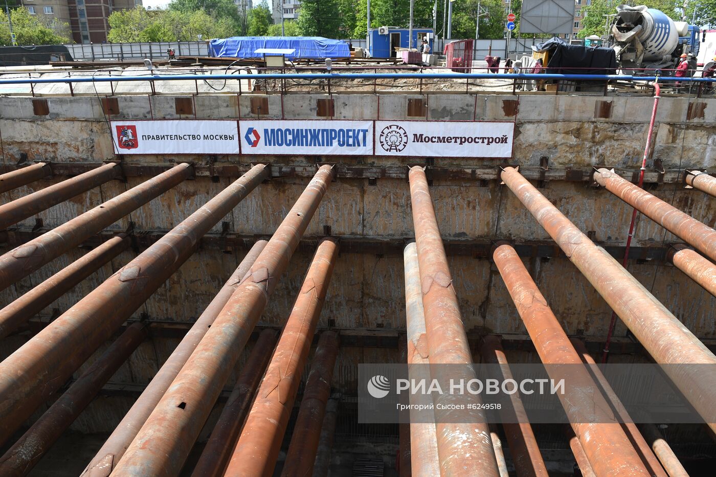 Строительство станции метро "Лианозово"