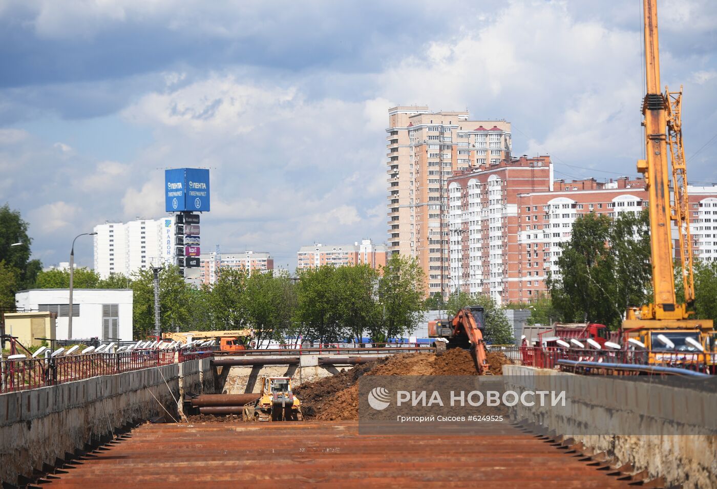 Строительство станции метро "Лианозово"