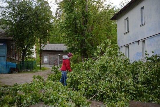 Последствия урагана в Свердловской области
