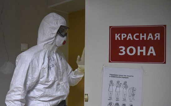 Госпиталь COVID-19 в больнице № 122 им. Л. Г. Соколова 