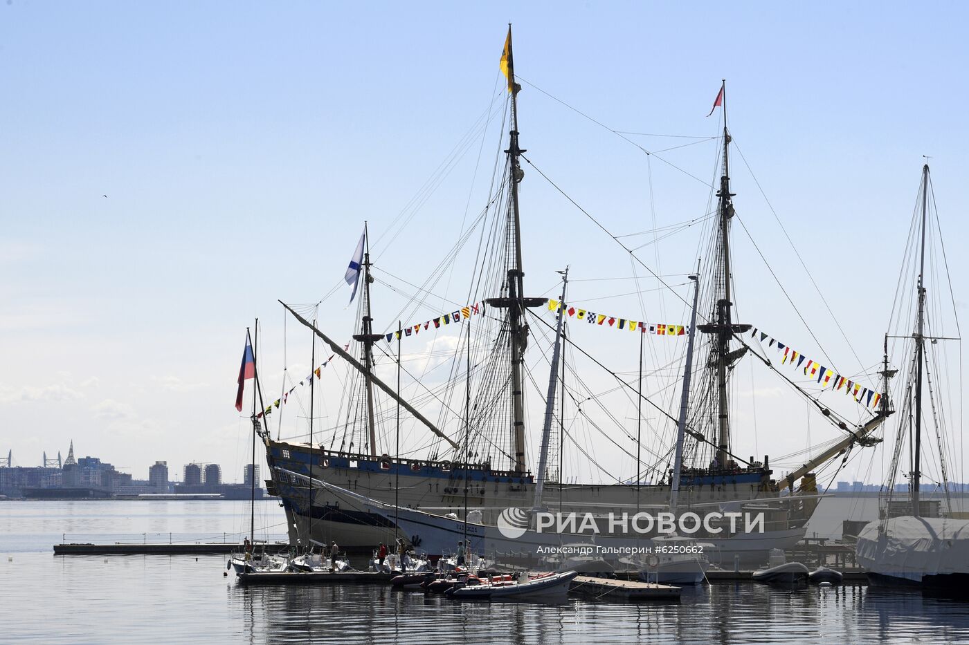Корабль "Полтава" в Санкт-Петербурге