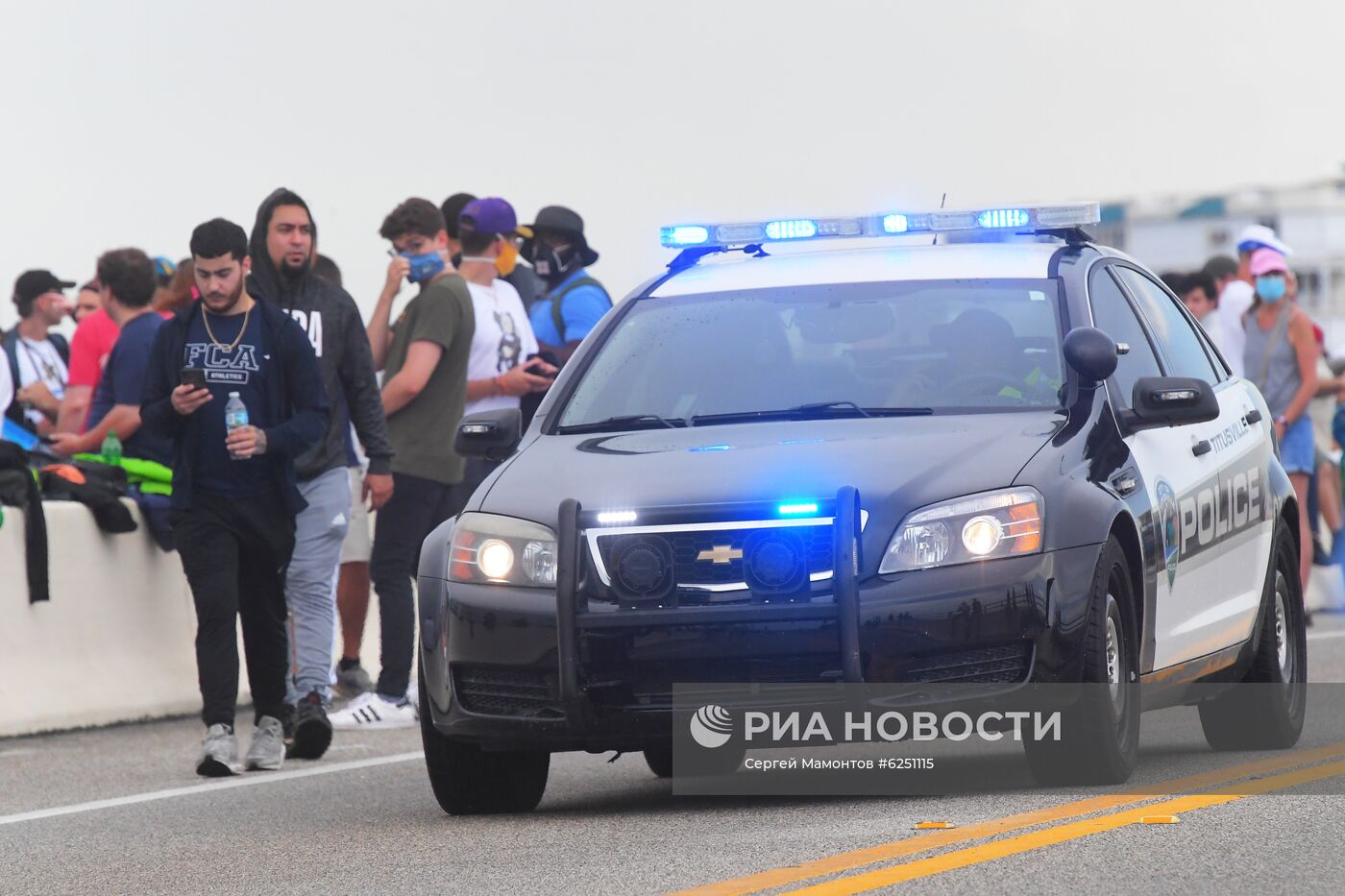 Старт американского корабля Crew Dragon к МКС отложили из-за погодных условий