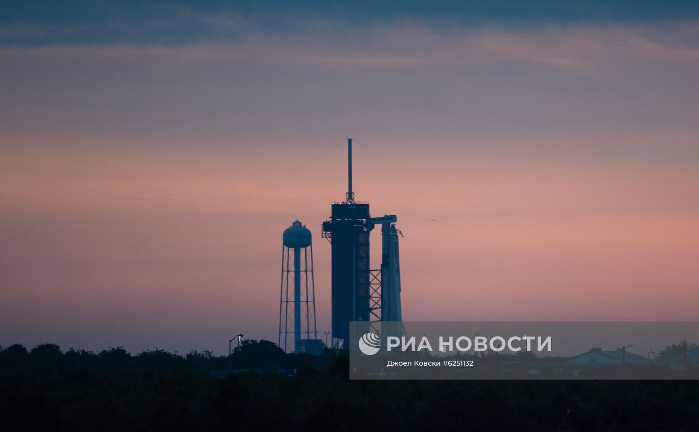 Старт американского корабля Crew Dragon к МКС отложили из-за погодных условий