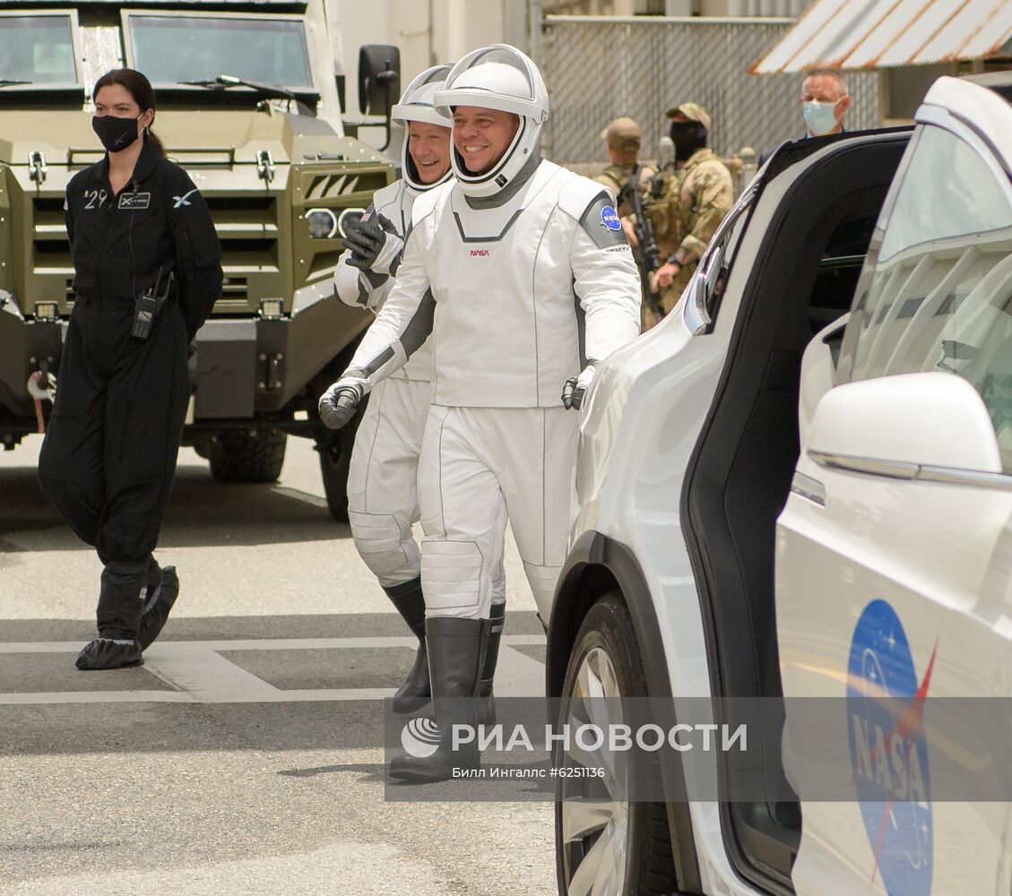 Старт американского корабля Crew Dragon к МКС отложили из-за погодных условий